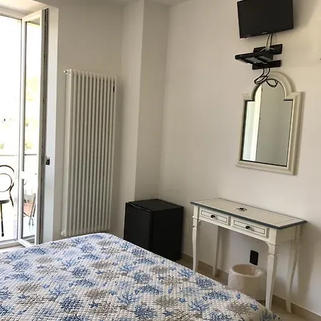 Sandra 3*