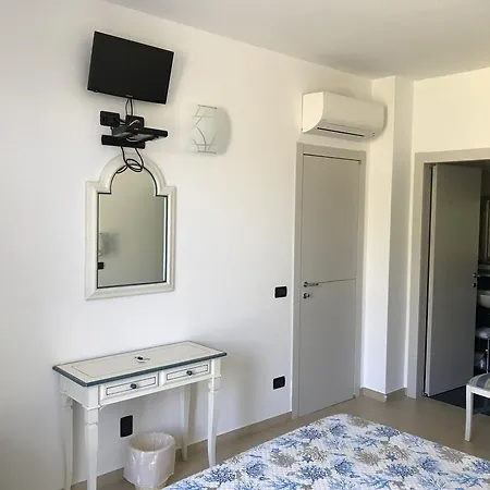 Sandra Guest house 3*