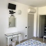 Sandra 게스트하우스 3*