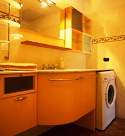 Sandra كورنيجليا